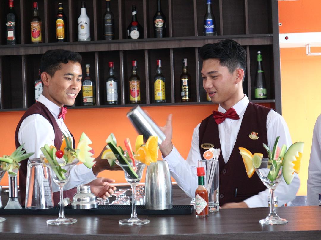 Rahasia Sukses Bekerja di Hotel!