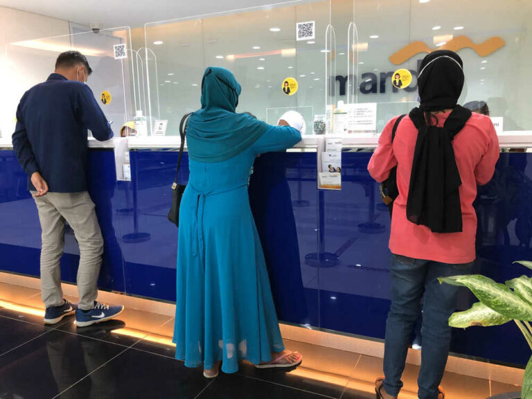 Teller Bank Tips Sukses di Balik Meja!